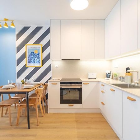 Yellow Apartment - Balcony, Free Parking, By Gravity Praga Esterno foto