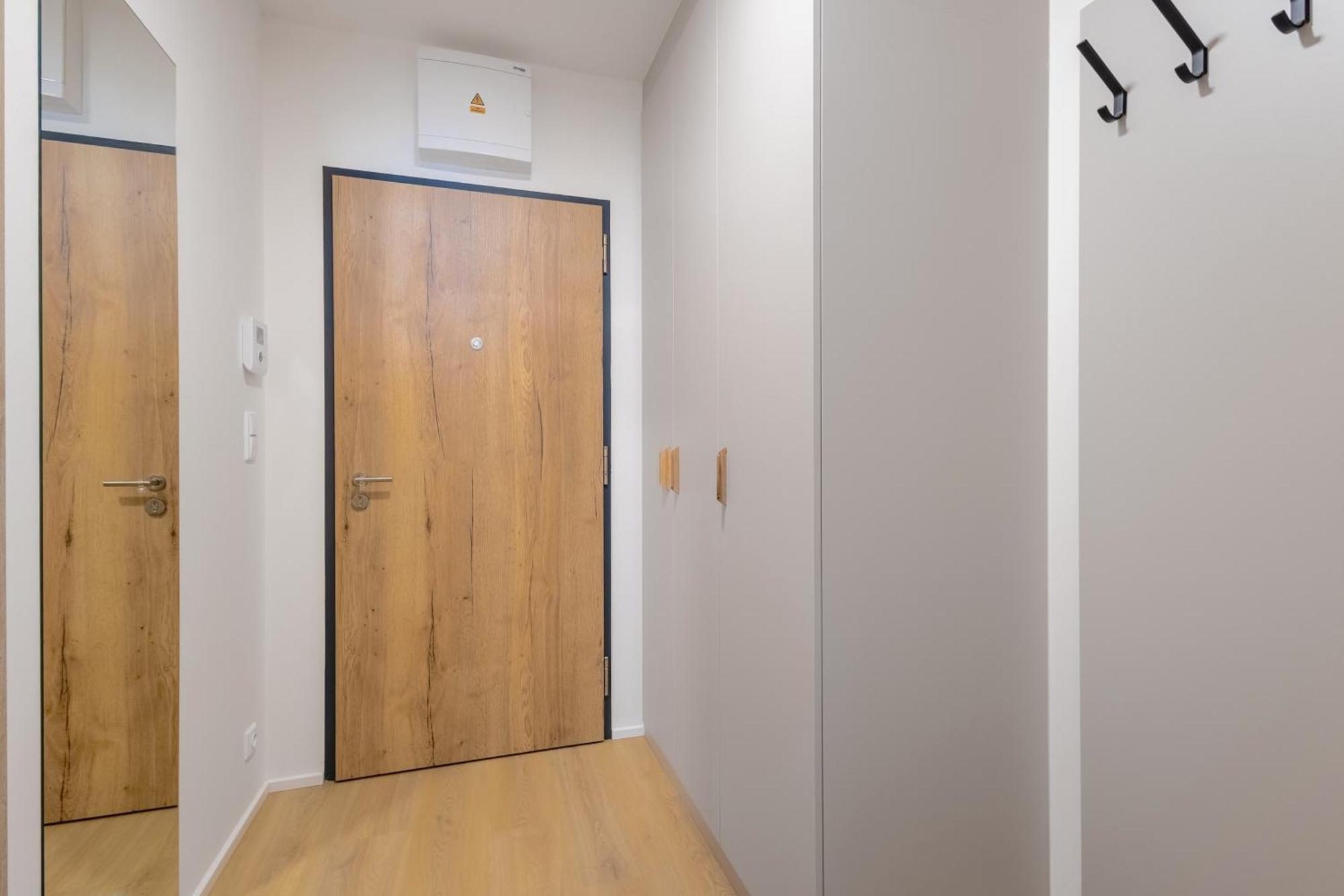 Yellow Apartment - Balcony, Free Parking, By Gravity Praga Esterno foto
