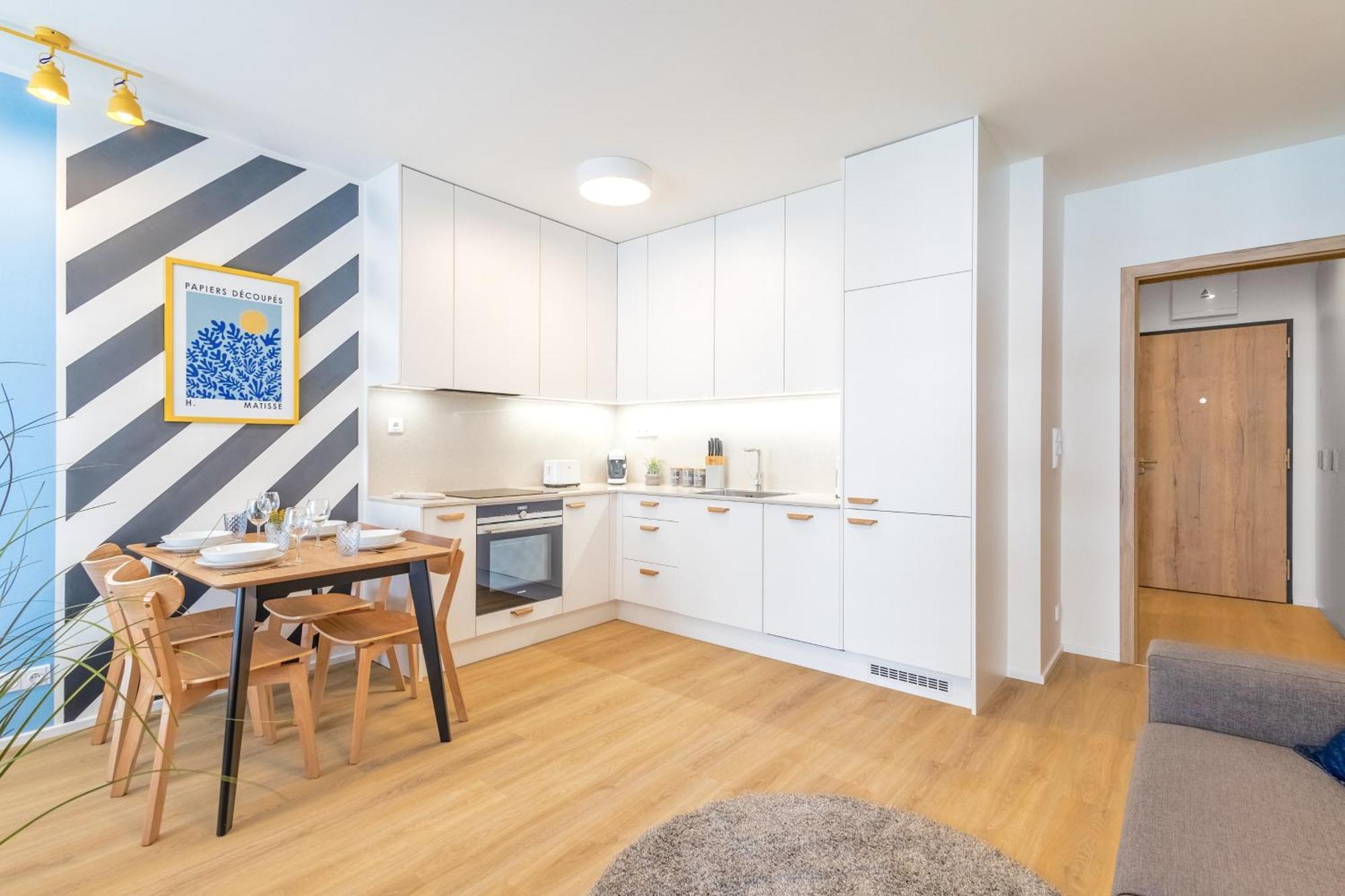 Yellow Apartment - Balcony, Free Parking, By Gravity Praga Esterno foto